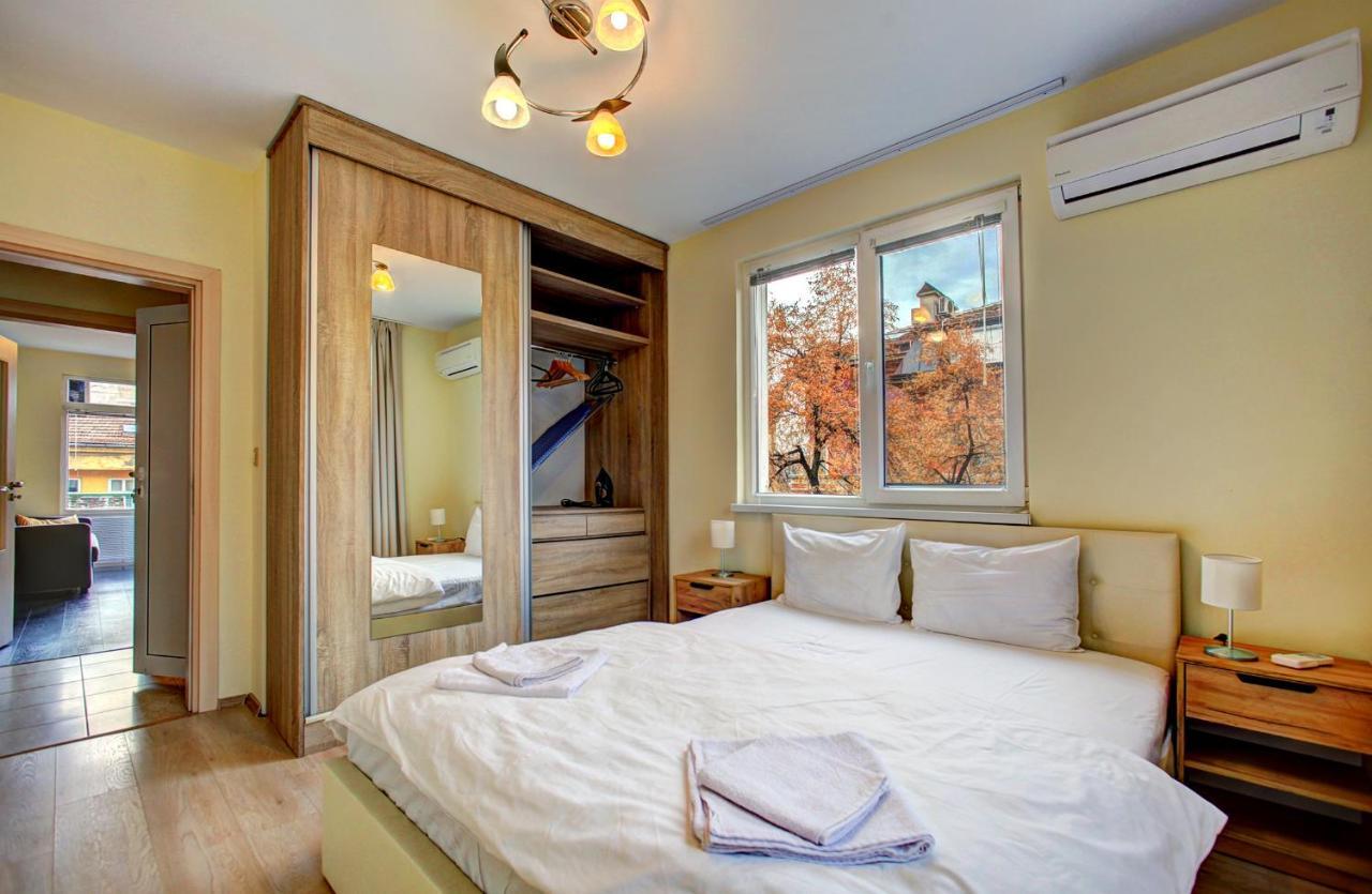 1bd Nest In The Heart Of A Traditional Апартаменти Софія