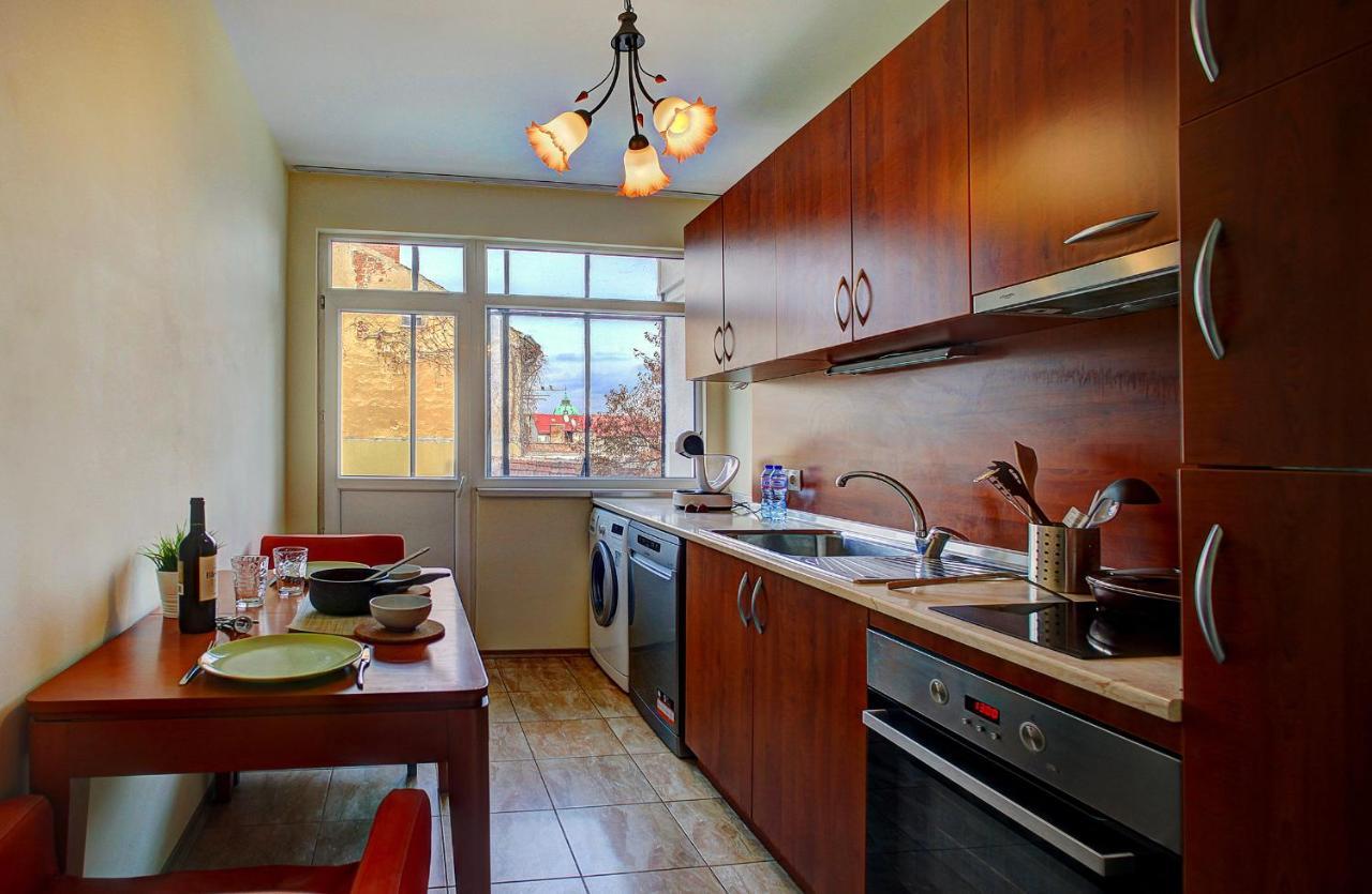 1bd Nest In The Heart Of A Traditional Апартаменти *